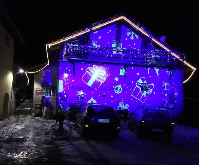 Il Museo di Pragelato in versione natalizia Il Museo di Pragelato in versione natalizia