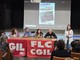 Dopo lo striscione rimosso, la Cgil lancia l’iniziativa delle targhe con l’articolo 34 della Costituzione