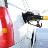 Carburanti, Unc: stangata benzina, quasi 9 euro in più per un pieno