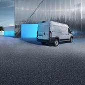 Peugeot e-Boxer: la soluzione large e full-electric per professionisti