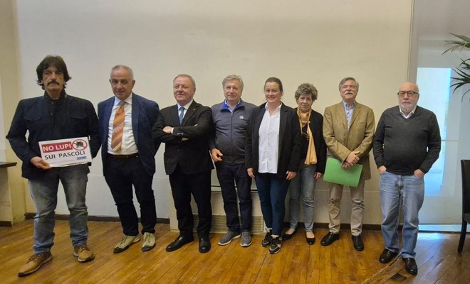 Amministratori comunali e esponenti di associazioni che lanciano la battaglia