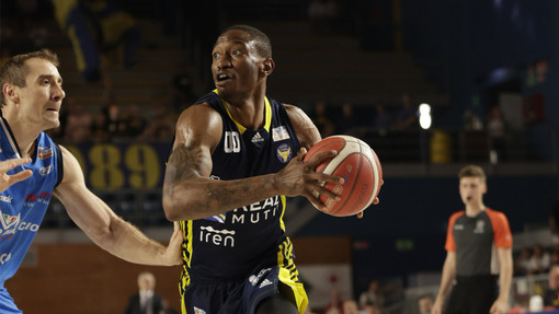 Basket, Torino espugna il PalaFacchetti di Treviglio e va 1-0 nella serie della semifinale
