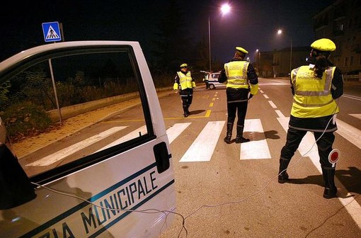 Notte di controlli della Polizia Municipale a Torino