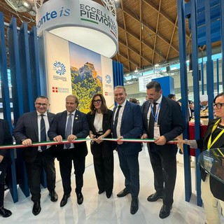 Piemonte e Liguria unite in sella: al TTG di Rimini firmato un patto per il cicloturismo Piemonte e Liguria unite in sella: al TTG di Rimini firmato un patto per il cicloturismo