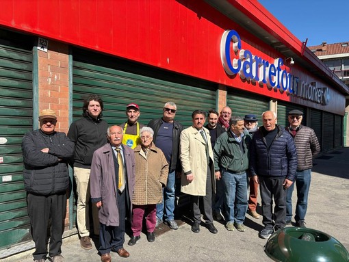 La protesta dei cittadini di Lucento La protesta dei cittadini di Lucento