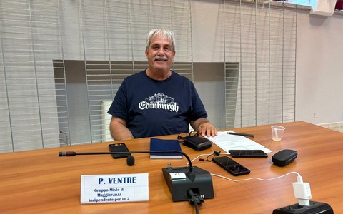 Il consigliere Piero Ventre passa in minoranza