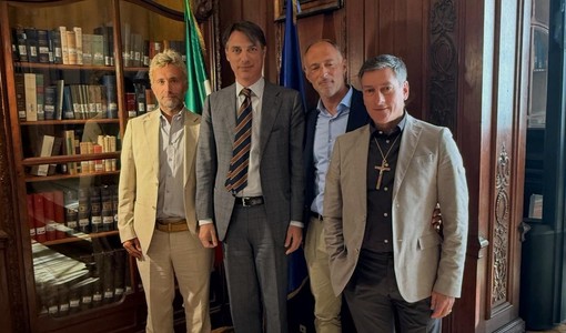 Federico Lerza, primo a sinistra, all’incontro in Consolato Federico Lerza, primo a sinistra, all’incontro in Consolato