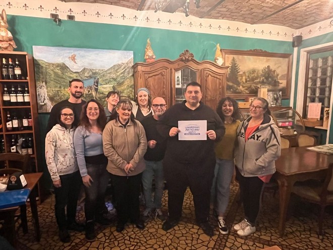 Da sinistra Roberto Manduco, Sara Mercurio, Francesca Toppino, Zaira Campioni, Maria Luisa Canale, Giuliana Salvai, Cristiano Nepote, Andrea Ibi, Lara Orso e Tiziana Pantorno Da sinistra Roberto Manduco, Sara Mercurio, Francesca Toppino, Zaira Campioni, Maria Luisa Canale, Giuliana Salvai, Cristiano Nepote, Andrea Ibi, Lara Orso e Tiziana Pantorno