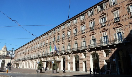 Scoppia il caso dei poliziotti in Prefettura