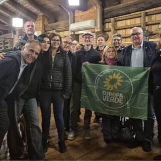 La foto dopo la fondazione del nuovo circolo