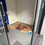 Bancomat trasformato in dormitorio, l'allarme dei residenti di piazza Carducci