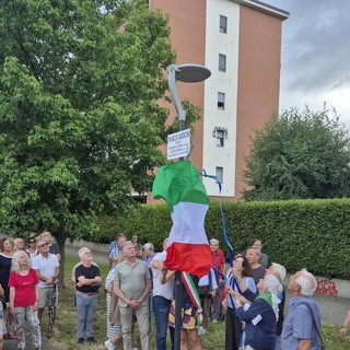 Lo scoprimento della targa