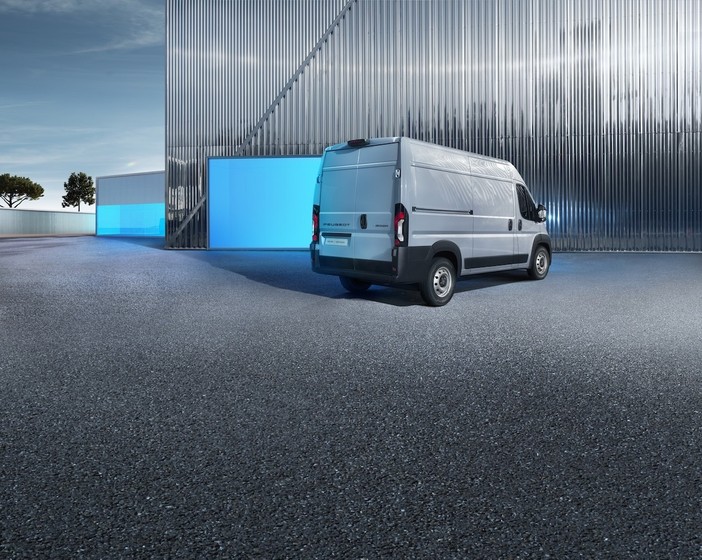 Peugeot e-Boxer: la soluzione large e full-electric per professionisti Peugeot e-Boxer: la soluzione large e full-electric per professionisti