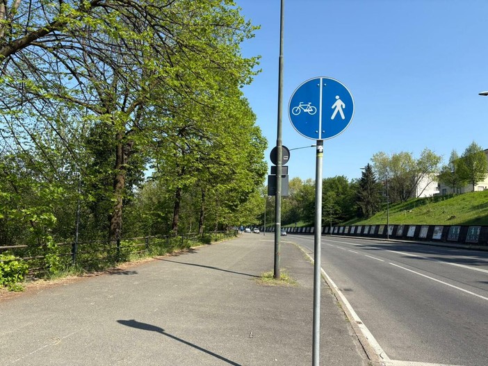 Alla Pellerina la pista ciclabile che fa discutere la politica