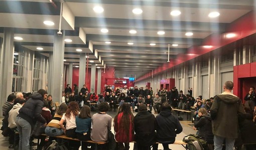 Gli studenti occupano Palazzo Nuovo