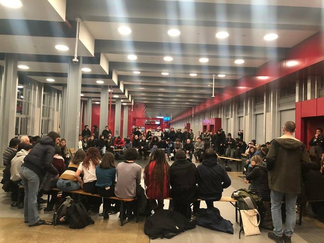 Gli studenti occupano Palazzo Nuovo Gli studenti occupano Palazzo Nuovo