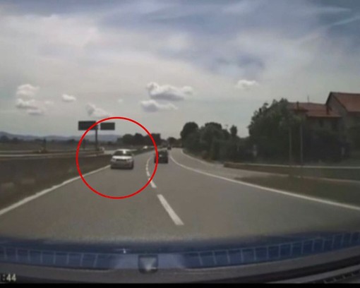 L'auto in contromano sulla Torino-Caselle L'auto in contromano sulla Torino-Caselle