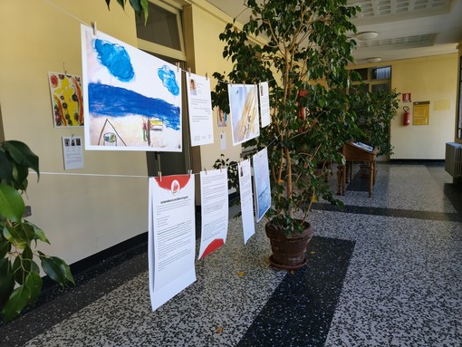 La mostra al primo piano del municipio