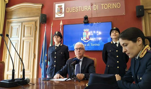 Un momento della conferenza stampa con il questore Gambino