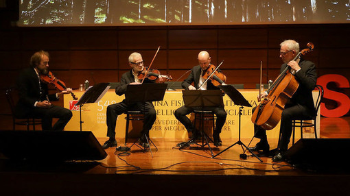 Anche i musicisti hanno bisogno di cure specifiche Anche i musicisti hanno bisogno di cure specifiche
