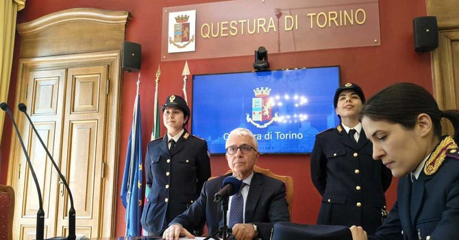 Spacciandosi per tecnici, hanno svaligiato le case dei pensionati: sequestrati beni per oltre un milione Spacciandosi per tecnici, hanno svaligiato le case dei pensionati: sequestrati beni per oltre un milione