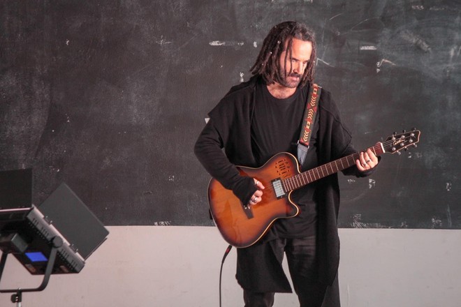 Valerio Piccolo al Circolo dei lettori presenta l'album Senso: all'interno la canzone usata in Parthenope da Paolo Sorrentino