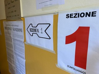 Al voto per il referendum Al voto per il referendum