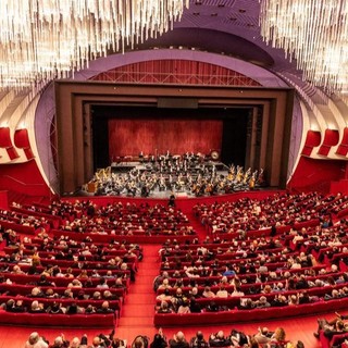 Teatro Regio, Sinfonie dal grande schermo: Jukka-Pekka Saraste dirige la Filarmonica in “Atmosfere”