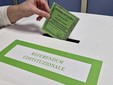 Al voto per il referendum Al voto per il referendum