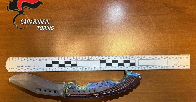 Il coltello usato dal 16enne per la rapina
