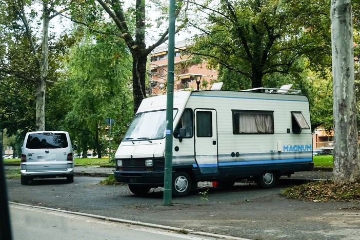 Un camper in corso Salvemini (foto d'archivio)