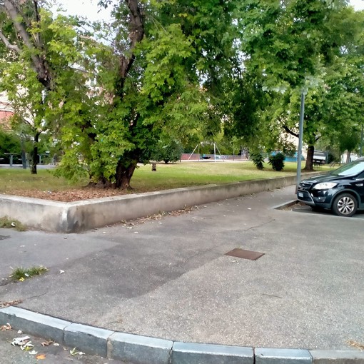 Riapre il giardino di via Monastir