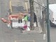 Bucato e auto lavate al toret, la folle estate di piazza Barcellona [VIDEO]