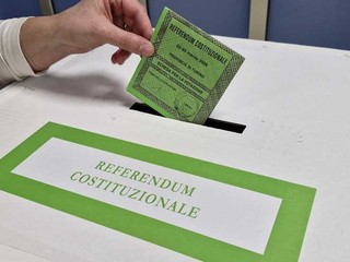 Al voto per il referendum Al voto per il referendum