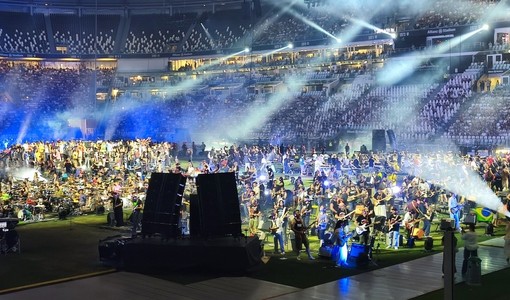 Lo Juventus Stadium inizia col concerto più rumoroso: in 1000 a suonare i classici rock Lo Juventus Stadium inizia col concerto più rumoroso: in 1000 a suonare i classici rock