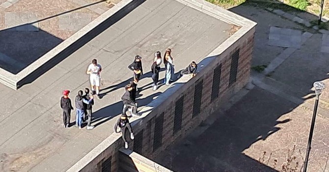 I ragazzini sul tetto del garage I ragazzini sul tetto del garage