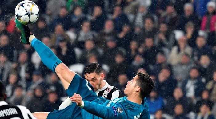 La rovesciata da cineteca contro la Juve vale a Ronaldo il premio dell'Uefa