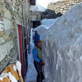 Quasi 2 metri di neve al rifugio Ciriè di Balme: &quot;Siamo chiusi&quot;