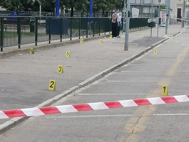 Immagini relative la violenta rissa Immagini relative la violenta rissa