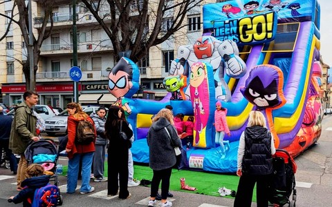 Negozi aperti e strada pedonale, torna la festa di via Nizza