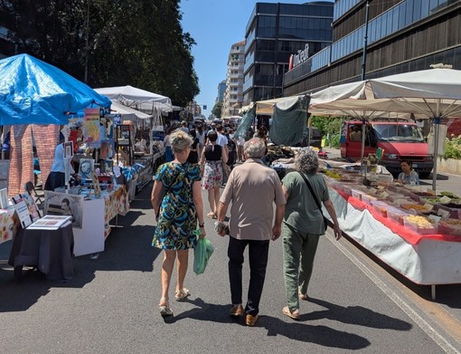 Musica, sport e sorrisi alla festa di via Nizza