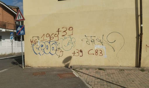 Svastiche in cascina Giajone: scatta la pulizia immediata, sabato riapre l'Ecomuseo Svastiche in cascina Giajone: scatta la pulizia immediata, sabato riapre l'Ecomuseo