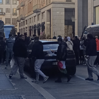 Assedio magrebino al centro di Torino: il tifo algerino sotto il Principi di Piemonte