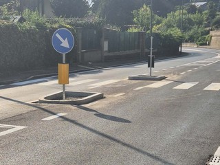 Un nuovo dosso davanti al Liceo Francese