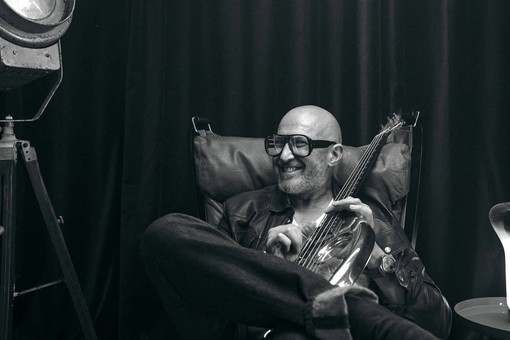 Foto tratta dal profilo ufficiale di Saturnino (Courtesy of https://www.stefanorosselliphotographer.com/) Foto tratta dal profilo ufficiale di Saturnino (Courtesy of https://www.stefanorosselliphotographer.com/)