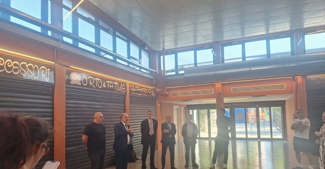 Il sopralluogo della 5 al mercato coperto Il sopralluogo della 5 al mercato coperto