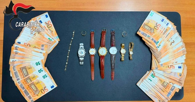 Colpo milionario alla casa d’aste, Rolex e gioielli ritrovati al campo nomadi [VIDEO]