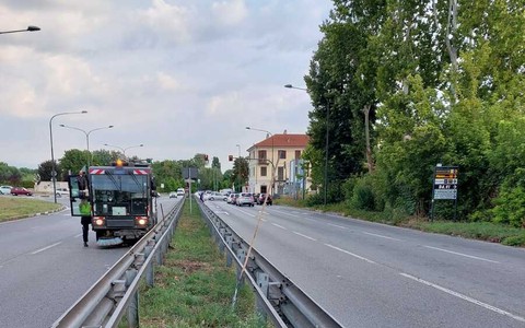 Lungo Stura Lazio, parte il piano pulizia degli spartitraffico abbandonati