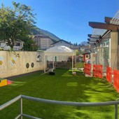 Chiomonte, (quasi) conclusi i lavori per la nuova zona ludica esterna del Baby Parking e della materna
