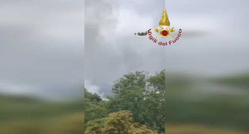 Incendi boschivi: continuano le azioni di contrasto dei vigili del fuoco nel Torinese Incendi boschivi: continuano le azioni di contrasto dei vigili del fuoco nel Torinese